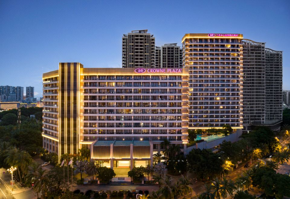 2. 크라운 플라자 ..