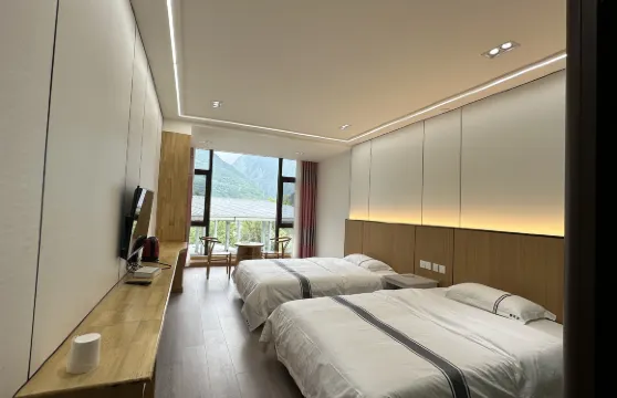 耿達緣茂居休閑莊（中華大熊貓苑神樹坪店）