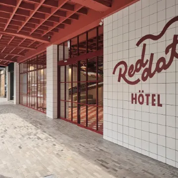 RedDot Hotel Отели рядом с достопримечательностью «Аллея каллиграфии»