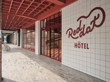 RedDot Hotel Отели рядом с достопримечательностью «Gen.Sun Li-Jen Residence»