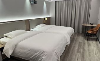 Qingfeng Hotel (Huarong)