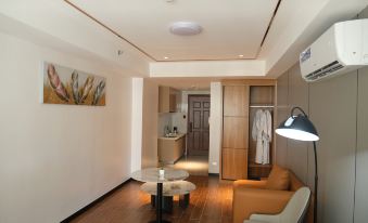 Golden Seagulls Hotel (Free Airport Shuttle Service)