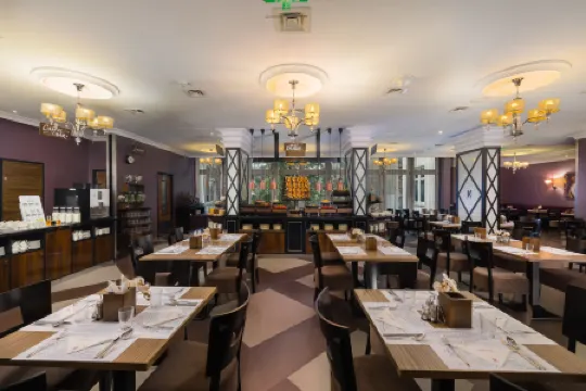 Carlton Hotel Buda Castle Отели рядом с достопримечательностью «Церковь Святого Матьяша»