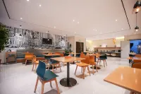 City Comfort Inn Hotel (Jingmen Shayang Trade City Lotus Road Farmers Market) Hotels in Shayang