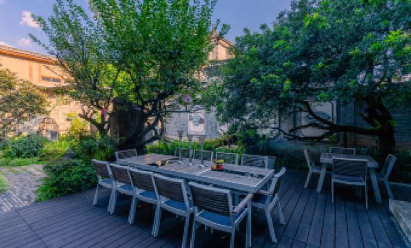 Xiyin Manjian Yinluxury Resort Hotel (Dali Ancient City South Gate City Building)