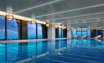 HUALUXE Shenzhen Bao'an, an IHG Hotel