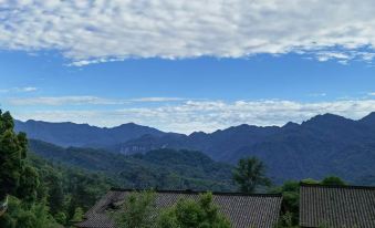 Emeishan XiaoshanQing Luxury Resort (Dawnhill)