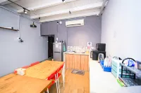 Swing & Pillows @ Beach Street