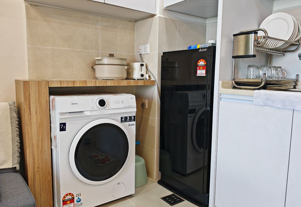 The Shore Kota Kinabalu by Meetstay 수영장