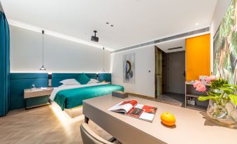 Xiaohe Hotel (Beige Business School)