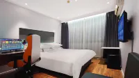 Jingfang E-Sports Hotel (University of Ningbo Subway Station)