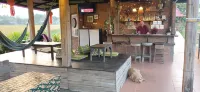 Country Retreat - bar