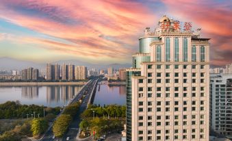 Qing Yuan New Holyton International Hotel