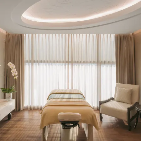 Holiday Inn BANGKOK by IHG