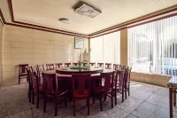 Mangshi Yiju.   hotel(Airport) - breakfast