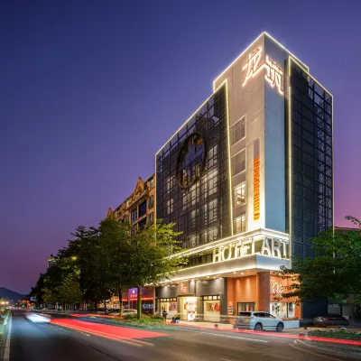 Longzhu Hotel (Qinghuiyuan Overseas&OCT Harbour PLUS) Hotels near Mt. Shunfeng Park