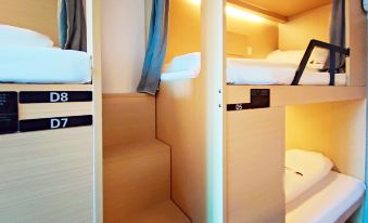 Three Cats Hostel (Zhuoyuehui shopping center)