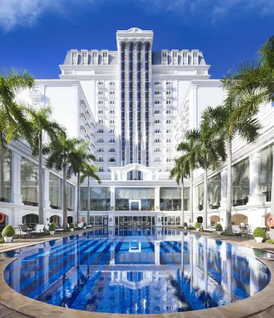 Indochine Palace Отели рядом с достопримечательностью «Tomb of Dục Đức»