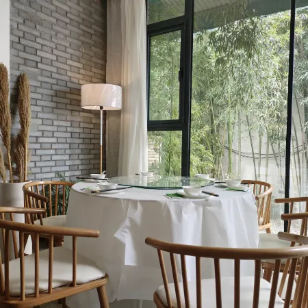 Yiming Book House Leisure & Vacation Homestay (JiaXian guangkuotiandi store)