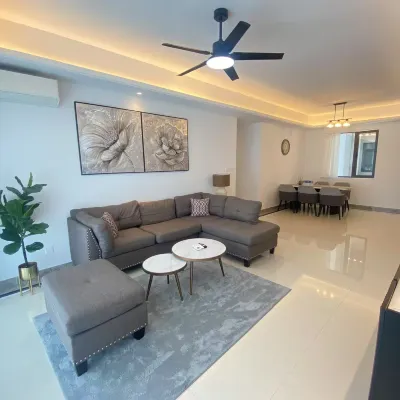 R&F Princess Cove Boutique Homestay By Wan Li Property Management Các khách sạn gần Trung tâm thương mại R&F