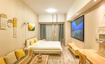 Zhongshang Yiju Sports Theme Cinema Apartment (Nanjing South Railway Station North Square)