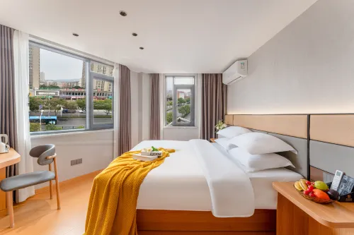 Fenghuanglou Hotel (Yuzhou Fenghuang West Road Branch)