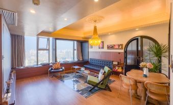 Invis - High-Rise Panoramic Art Apartment (Chengdu Taikoo Li Store)