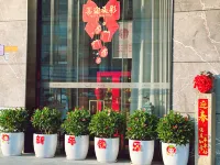 朗悦酒店（深圳國際會展中心福海西地鐵站店） 鄰近沙井西站的酒店