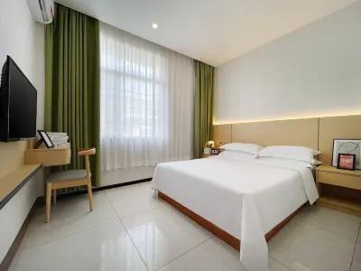 Hepu Longdu Hotel (Beihai Hepu High-speed Railway Station Passenger Transport Center)