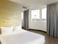 B&B Hotel Massy Gare TGV Hotels in Massy