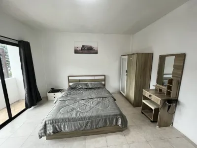 84 Bar & Guesthouse Các khách sạn gần Kathu Waterfall