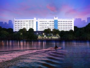 Sunlake Waterfront Resort & Convention Jakarta