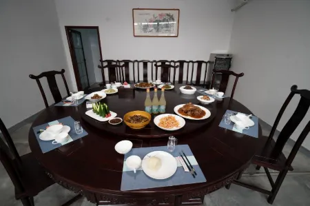 The Baiyang Lake Wangyue Island No.18 Farmhouse Отели рядом с достопримечательностью «Lotus Grand View Garden»