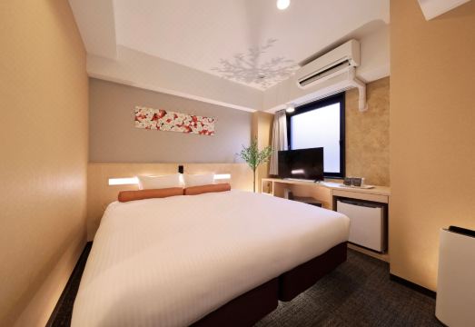 신사이바시-히가시 크리스탈 호텔