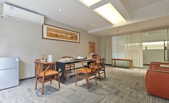 Ru Jia UP Huayi Zhitour Hotel (Xiamen Gaoshi Qi Airport SM City Plaza Branch)