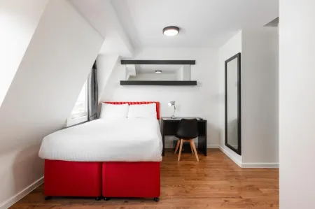 Tune Hotel Liverpool Отели рядом со станцией Pier Head