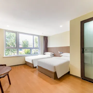 Jinyi Hotel (Xuzhou Suning Plaza Qingnian Road) Hotels near Xuzhou Train Station