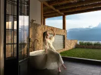 Cloud side Villa · View sunshine Jinshan | cliff sunset mid-mountain Sea View Villa Hotel Các khách sạn ở Đại Lý