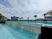 Grand Zuri Cikarang Jababeka - Rooftop Pools