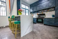 Song's Courtyard · Breeze Villa: A Serenic Mountain-View Retreat (Sansheng Island Branch)