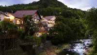 Shirakabeso Hotel dekat Syureninotaki Fall