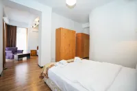 Andza Tbilisi Hotel - piscina