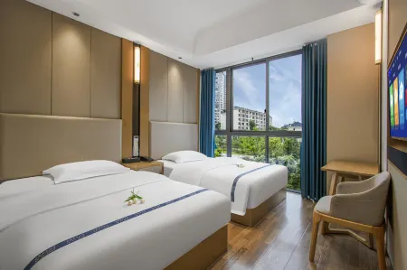 Qifa Business Hotel (Fengjie High Speed Railway Station Branch) Отели рядом со станцией Fengjie Railway Station