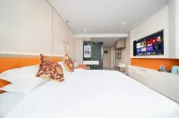 White Swan Hotel (Bayinbulak Town)