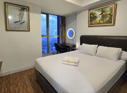 Sea View with Bridge @Gold Coast 1BR at 33rd