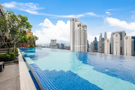 Majestic by Avery at KLCC【Located in the City Center+10 mins to Twin Towers+Rooftop Infinity pool】 Отели рядом с достопримечательностью «Faculty of Built Environment»