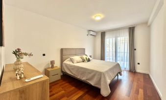 Sunny Bay Apartments