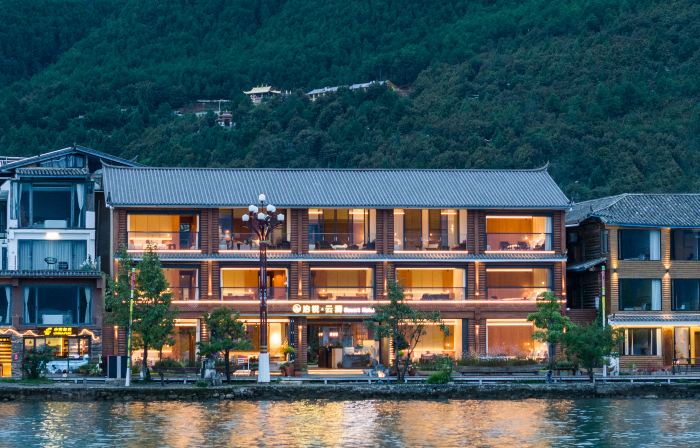 Borei Yunlan Resort Hotel (Lugu Lake Daluoshui Store)