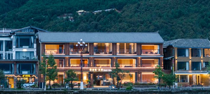 Borei Yunlan Resort Hotel (Lugu Lake Daluoshui Store) 寧蒗のホテル