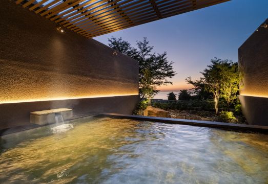 1. 카메노이 호텔 ..